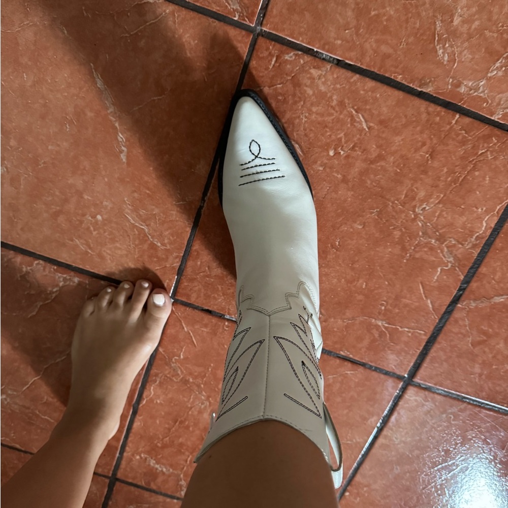 White Western-Style Women's Boot